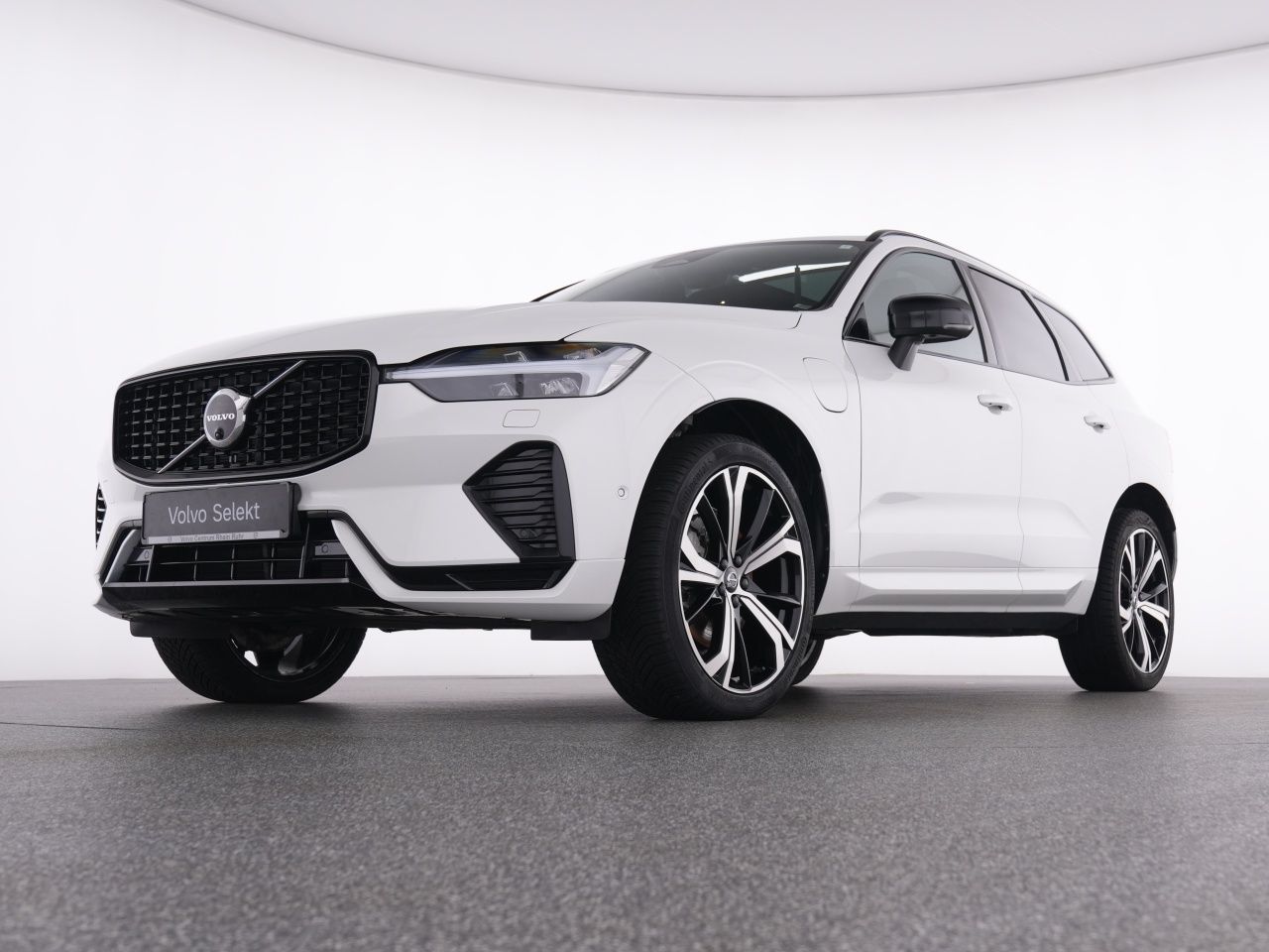 Volvo XC60 T6 Recharge PLUS DARK LICHTPAK+360°+PANO