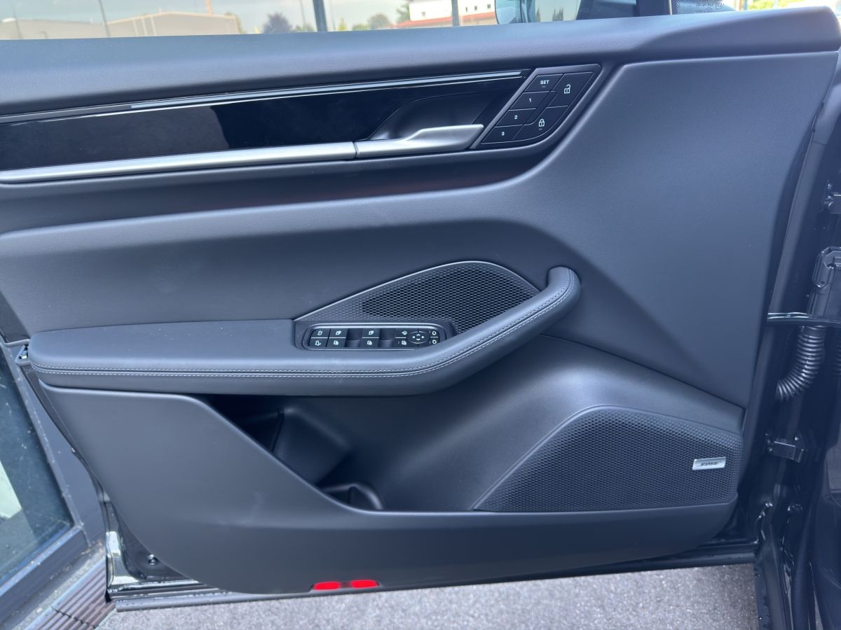 Porsche Macan 4 | Luftfederung | Panorama | BOSE | AHK |
