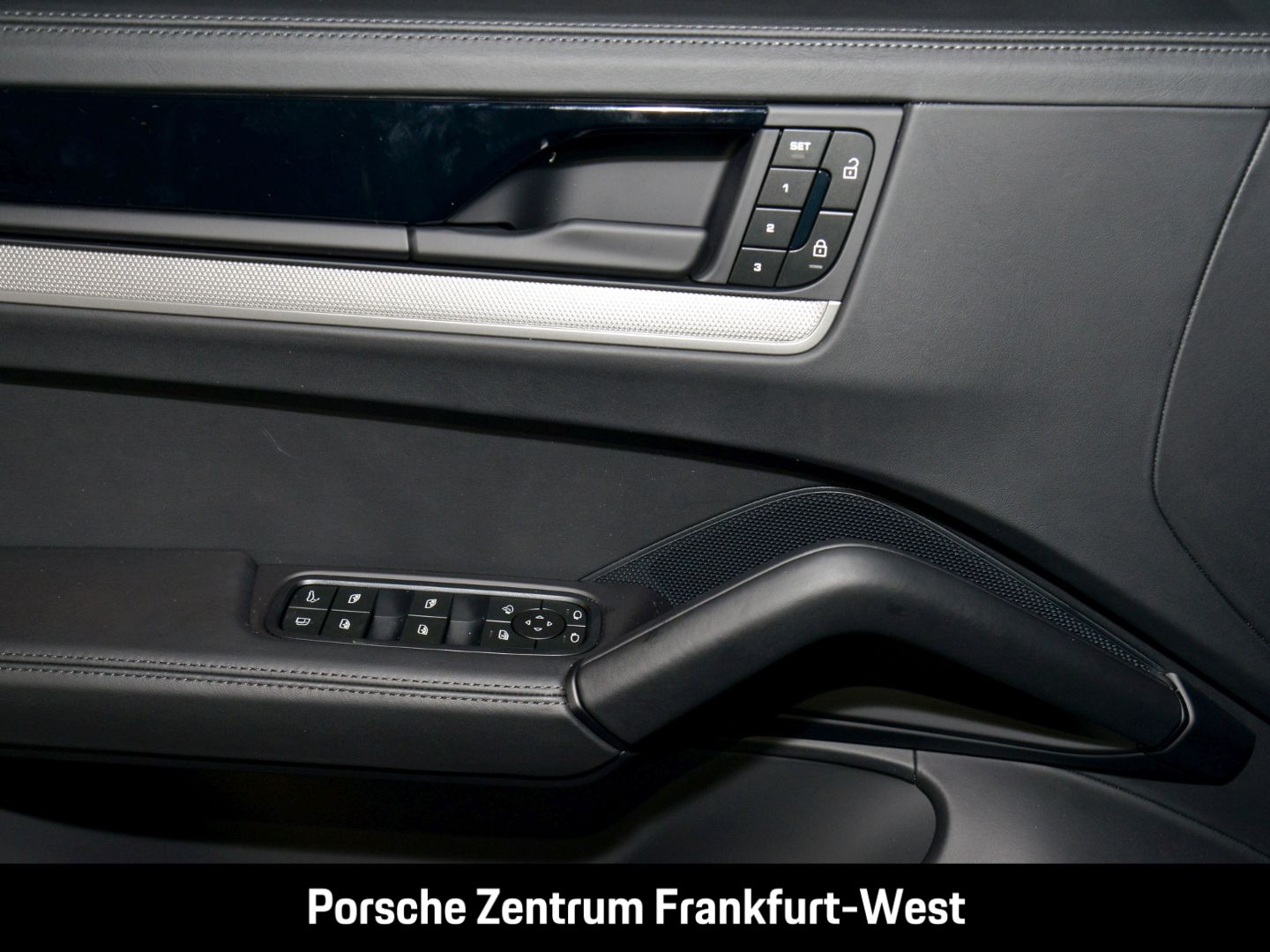 Porsche Cayenne E-Hybrid BOSE Sportabgasanlage Panorama