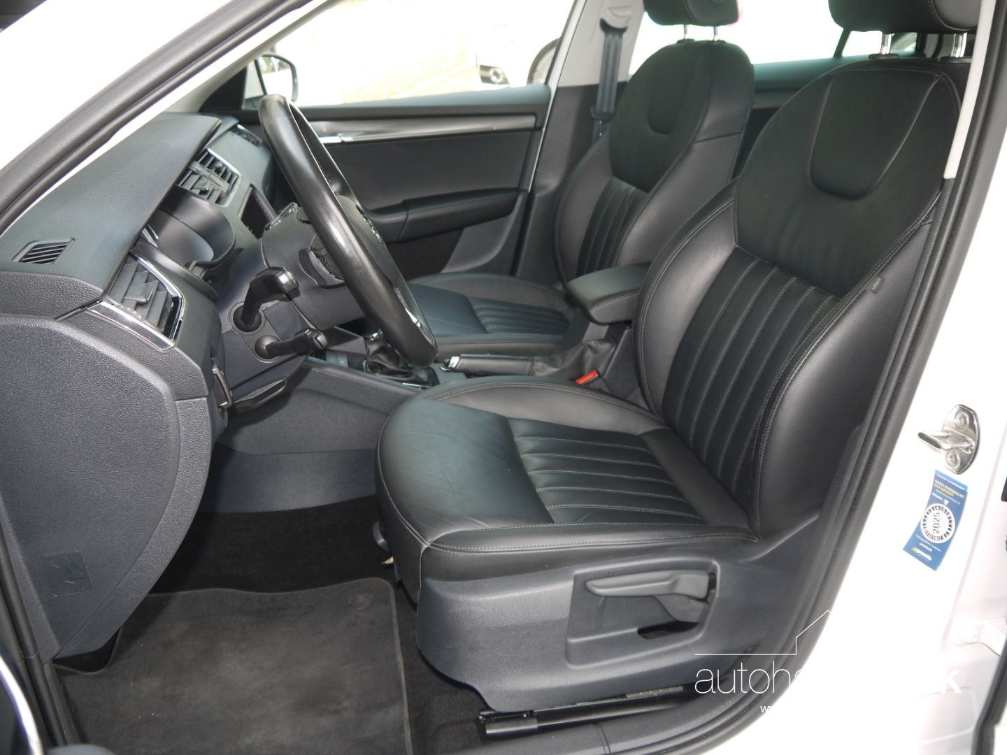 Skoda Octavia Combi 1.5 TSI DSG Style - Samsaru's Car Outlet