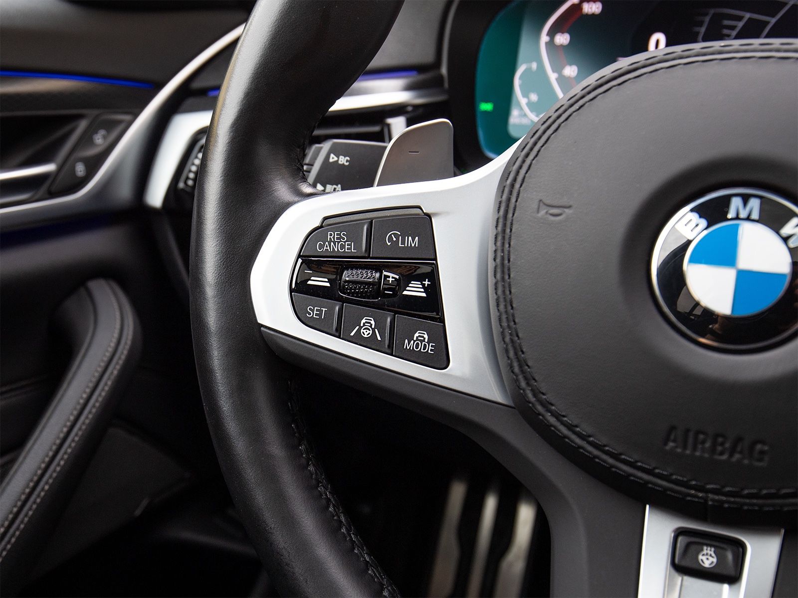 BMW 530d Touring M-Sport 360°StandH.HuD Laser H&K...