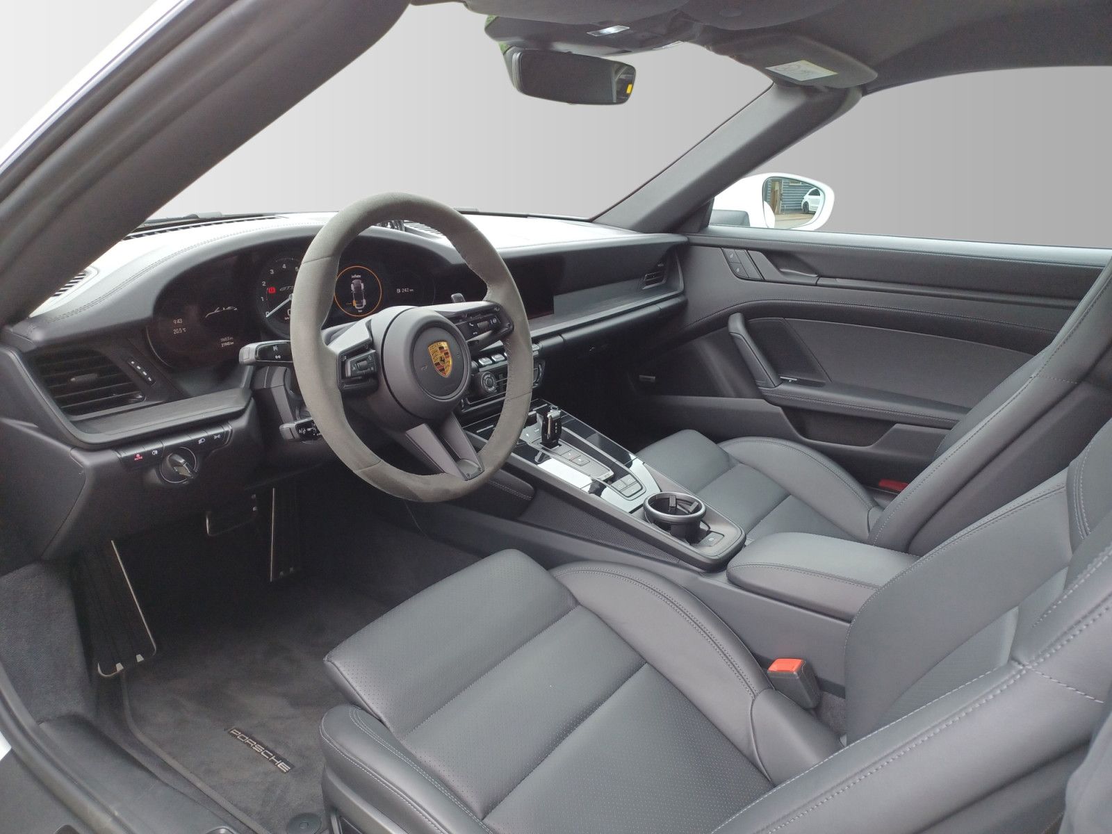 Porsche 911 Carrera 4 GTS - Samsaru's Car Outlet