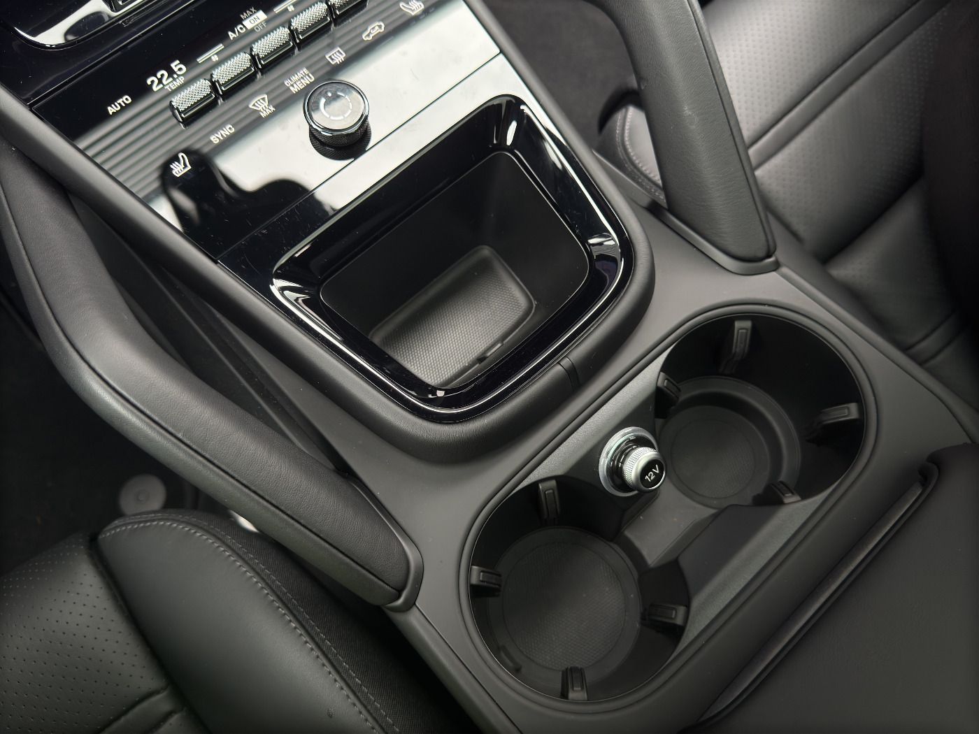 Porsche Cayenne E-Hybrid Coupe | Surround View |