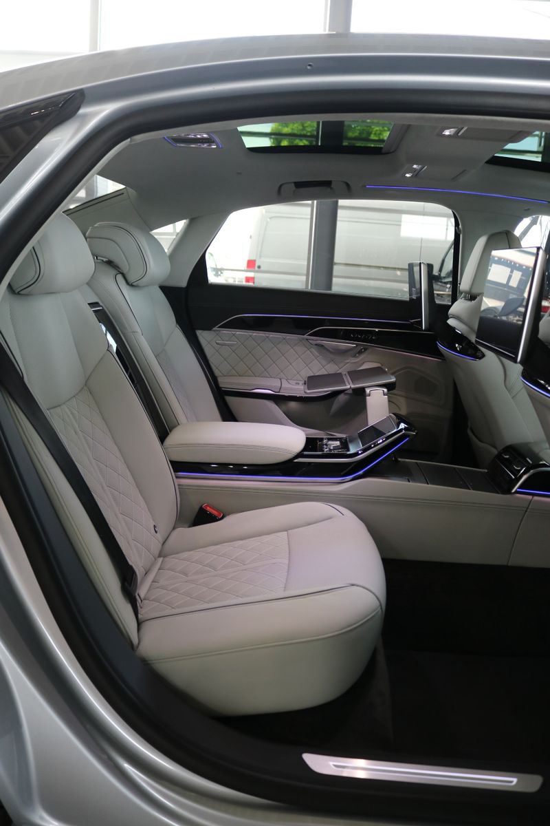 Audi A8 L 60 TFSI S line - Samsaru's Car Outlet