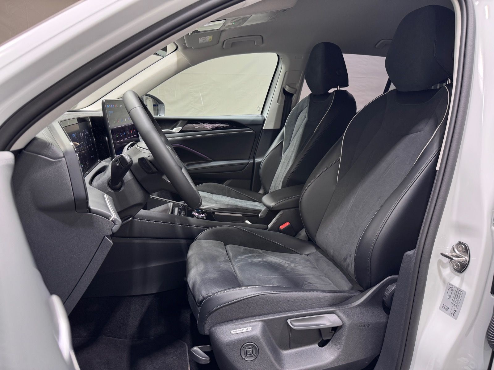 Volkswagen Tiguan 1.5 TSI eHybrid Elegance | AHK MATRIX DCC