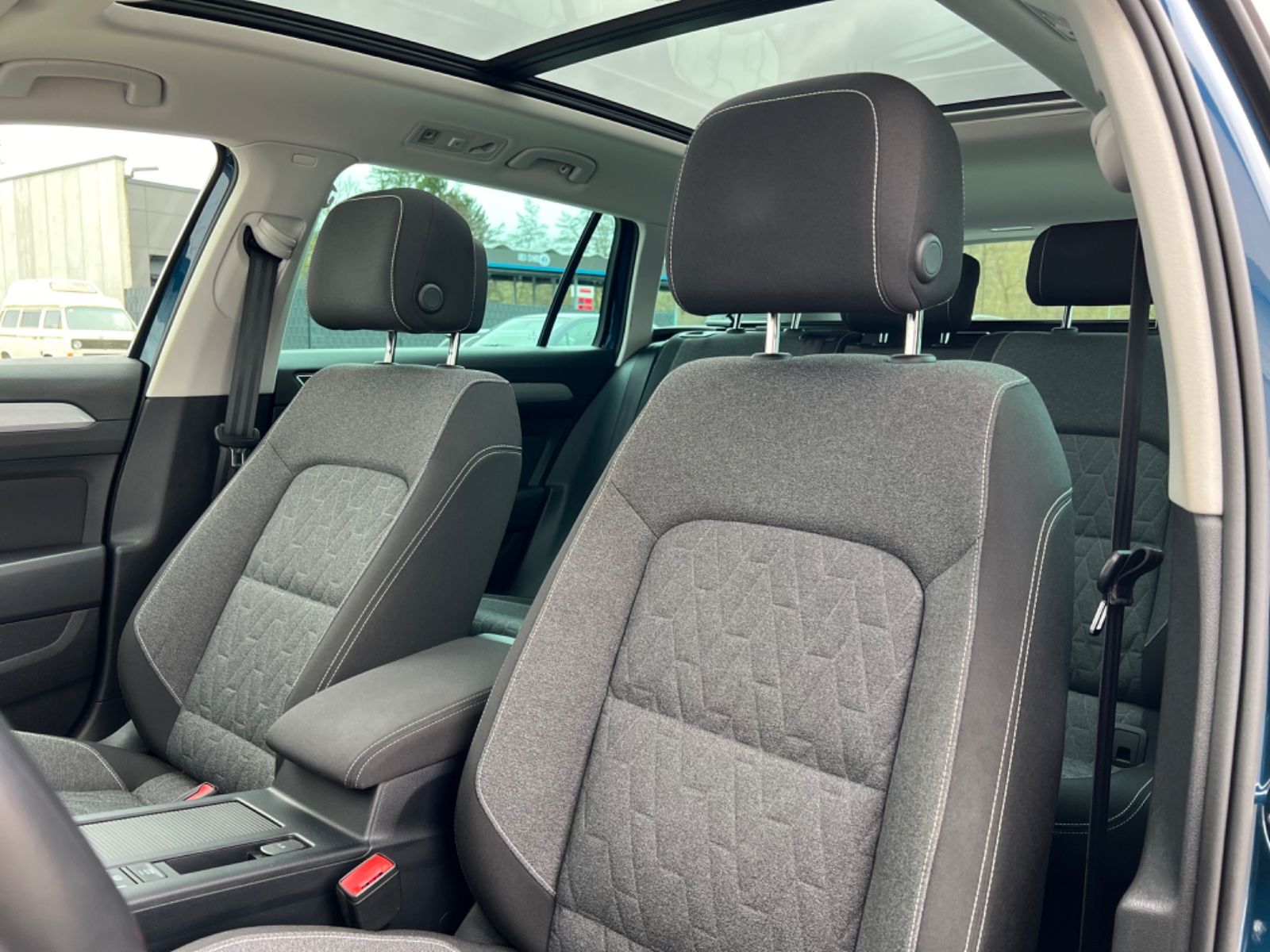 Volkswagen Passat 2.0 TDI - Samsaru's Car Outlet