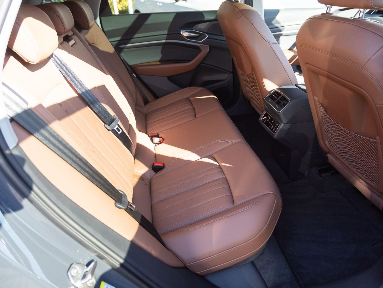 Audi Q8 S line 50 e-tron qu. - Samsaru's Car Outlet