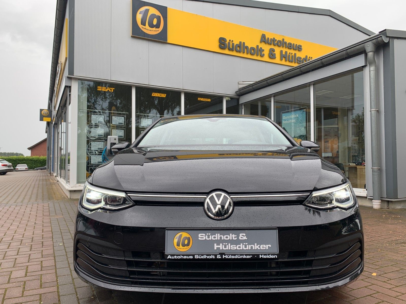 Volkswagen Golf Life - Samsaru's Car Outlet