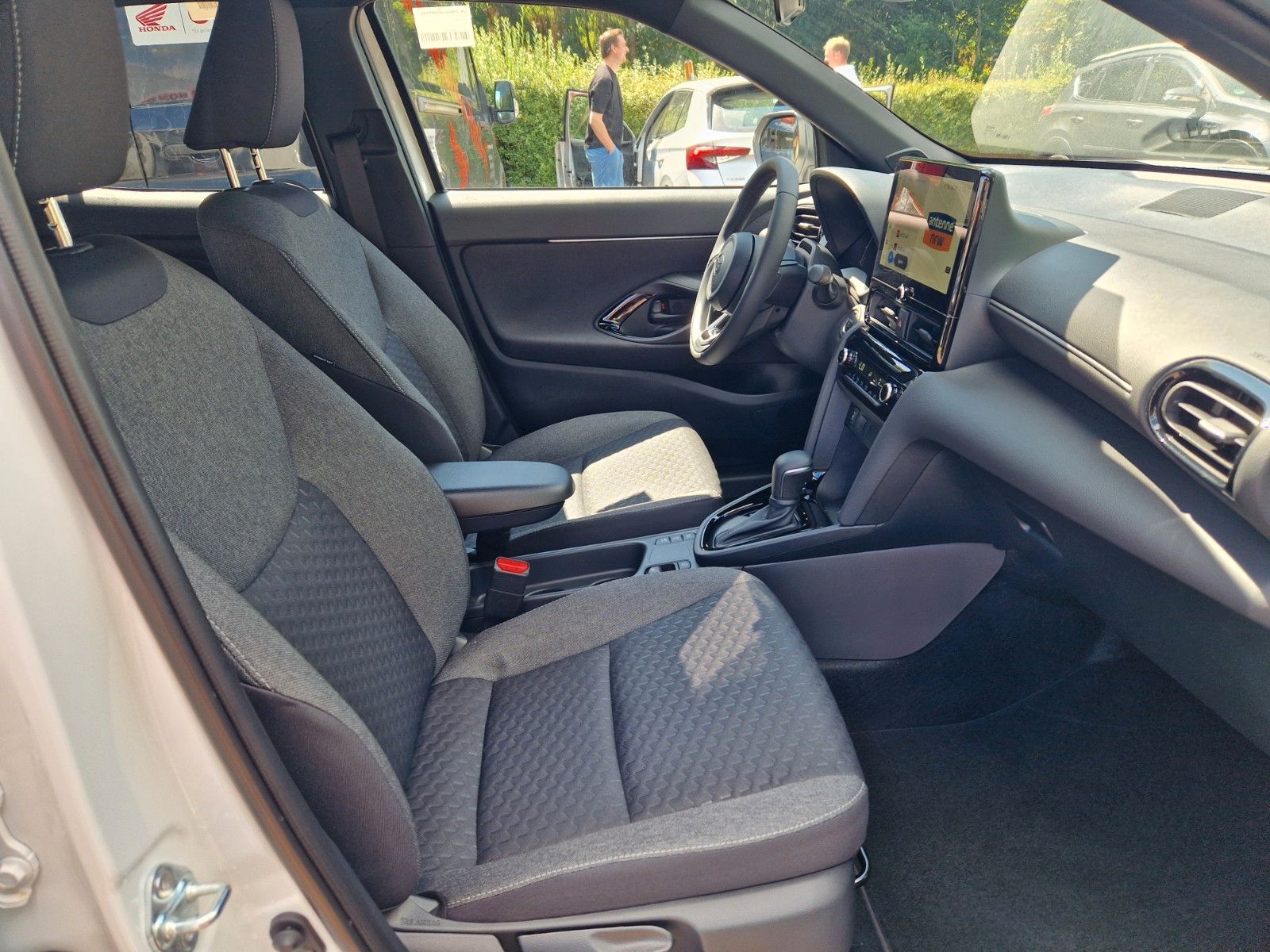 Toyota Yaris Cross 1,5-l-VVT-iE Teamplayer Safety P. V