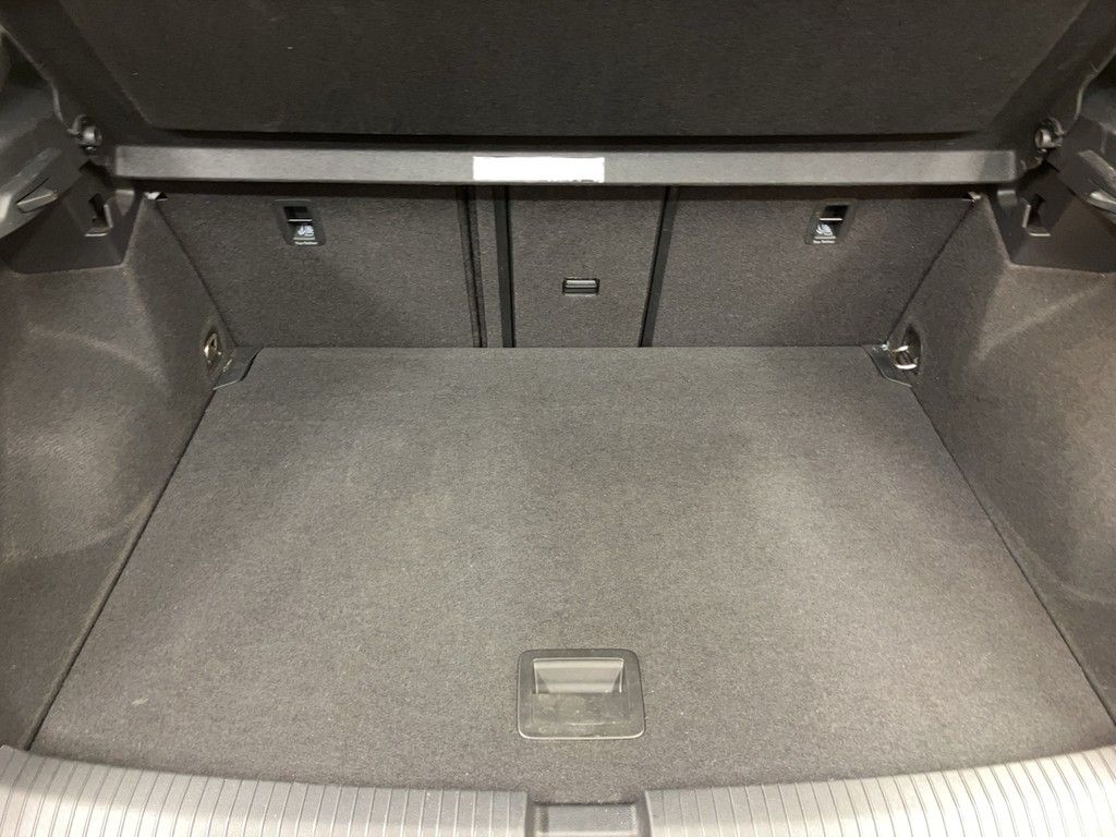 Volkswagen T-Roc 1.5 TSI DSG Sport - Samsaru's Car Outlet