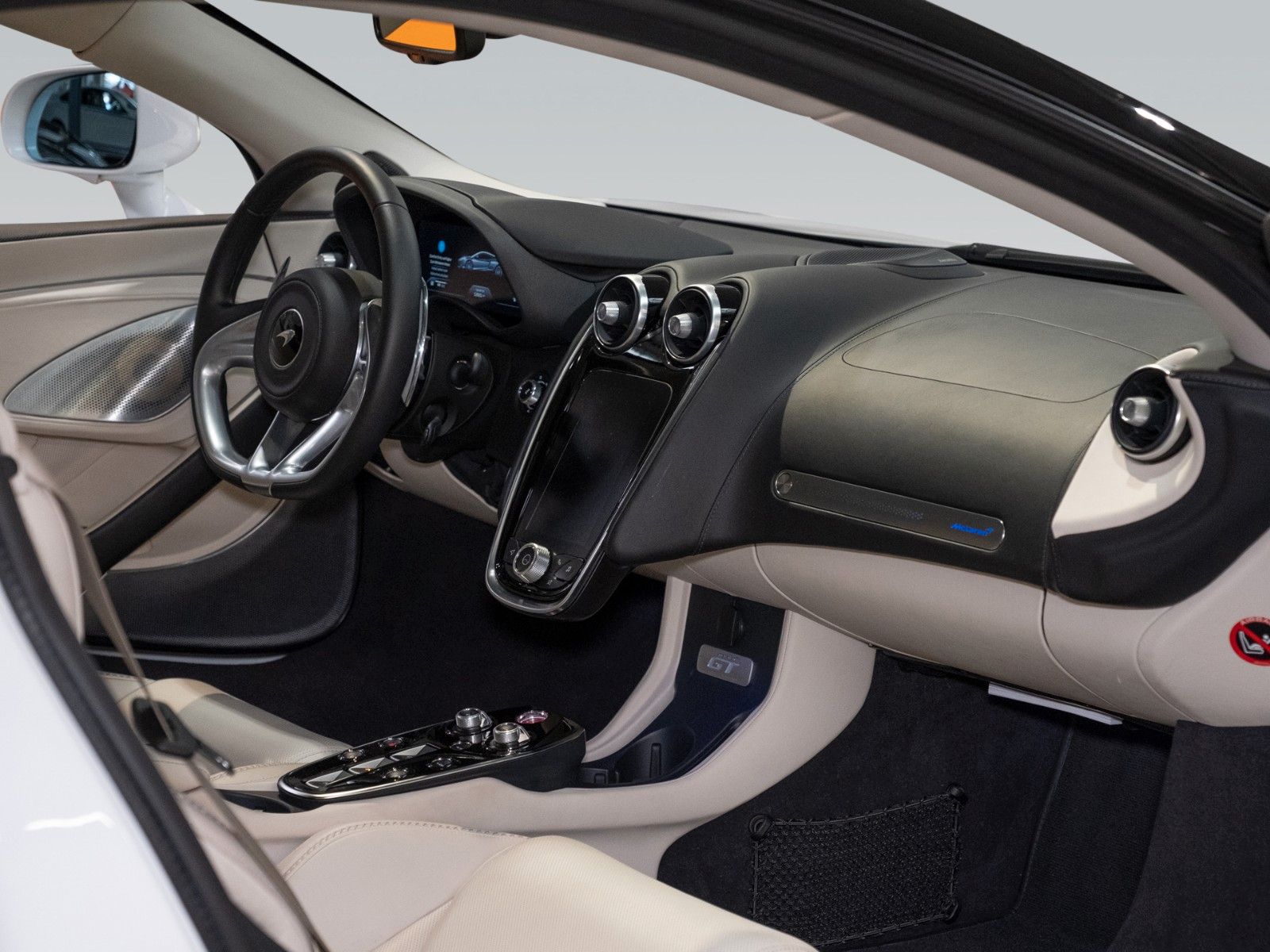 McLaren GT | Luxe | MSO Electrochromic Roof