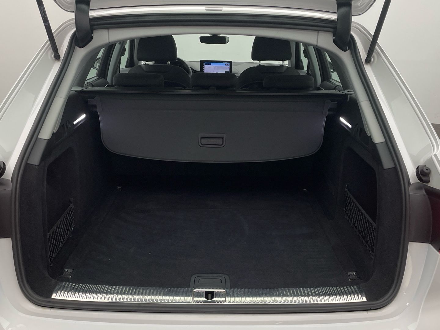 Audi A4 Avant 30 TDI Memory - Samsaru's Car Outlet