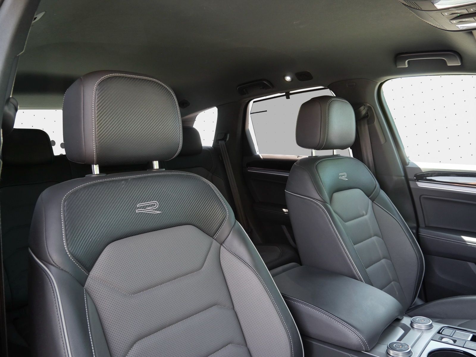 Volkswagen Touareg R-Line 3.0 TDI - Samsaru's Car Outlet