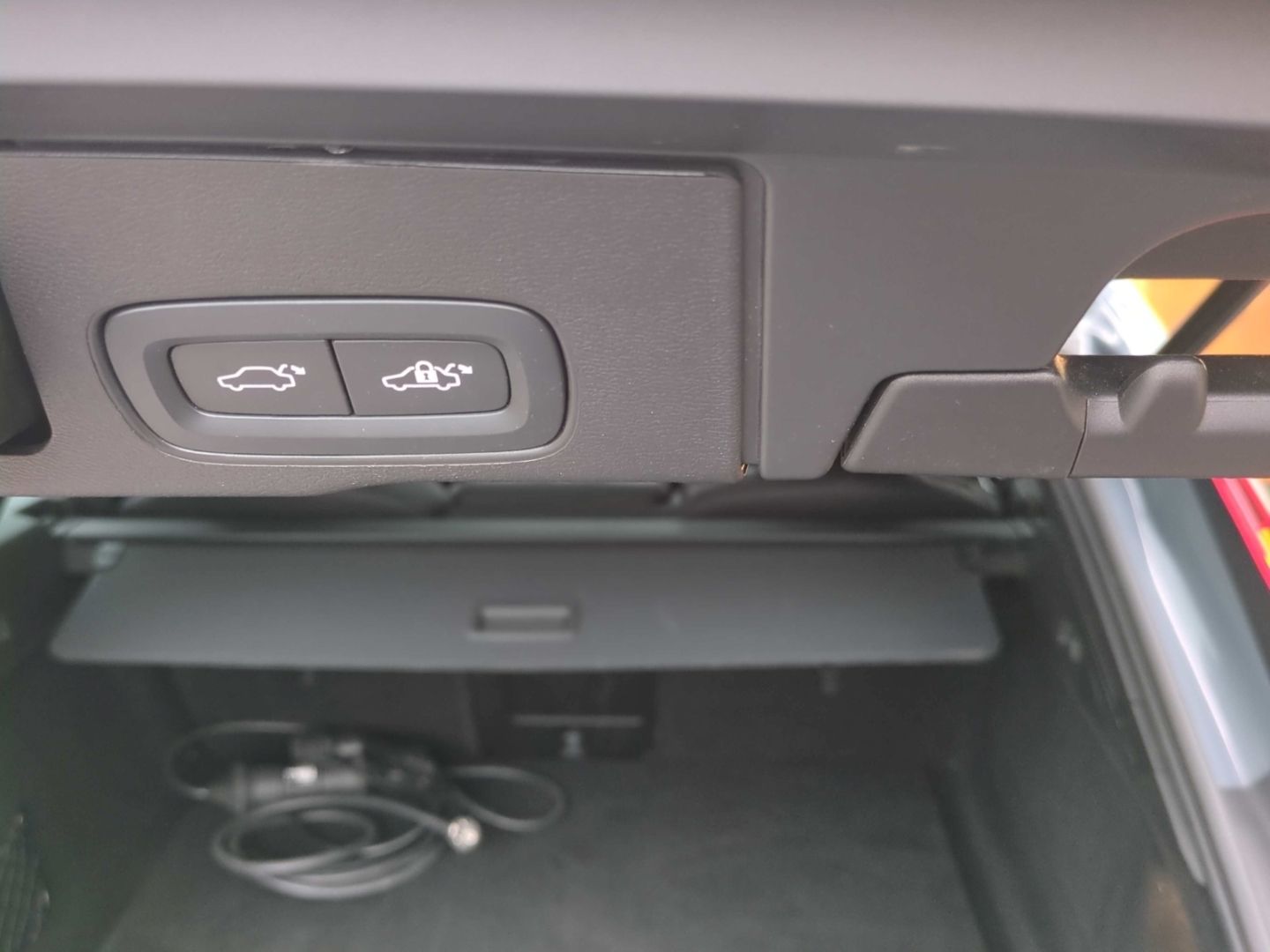 Volvo XC60 R Design Recharge Plug-In Hybrid AWD T8 Twi