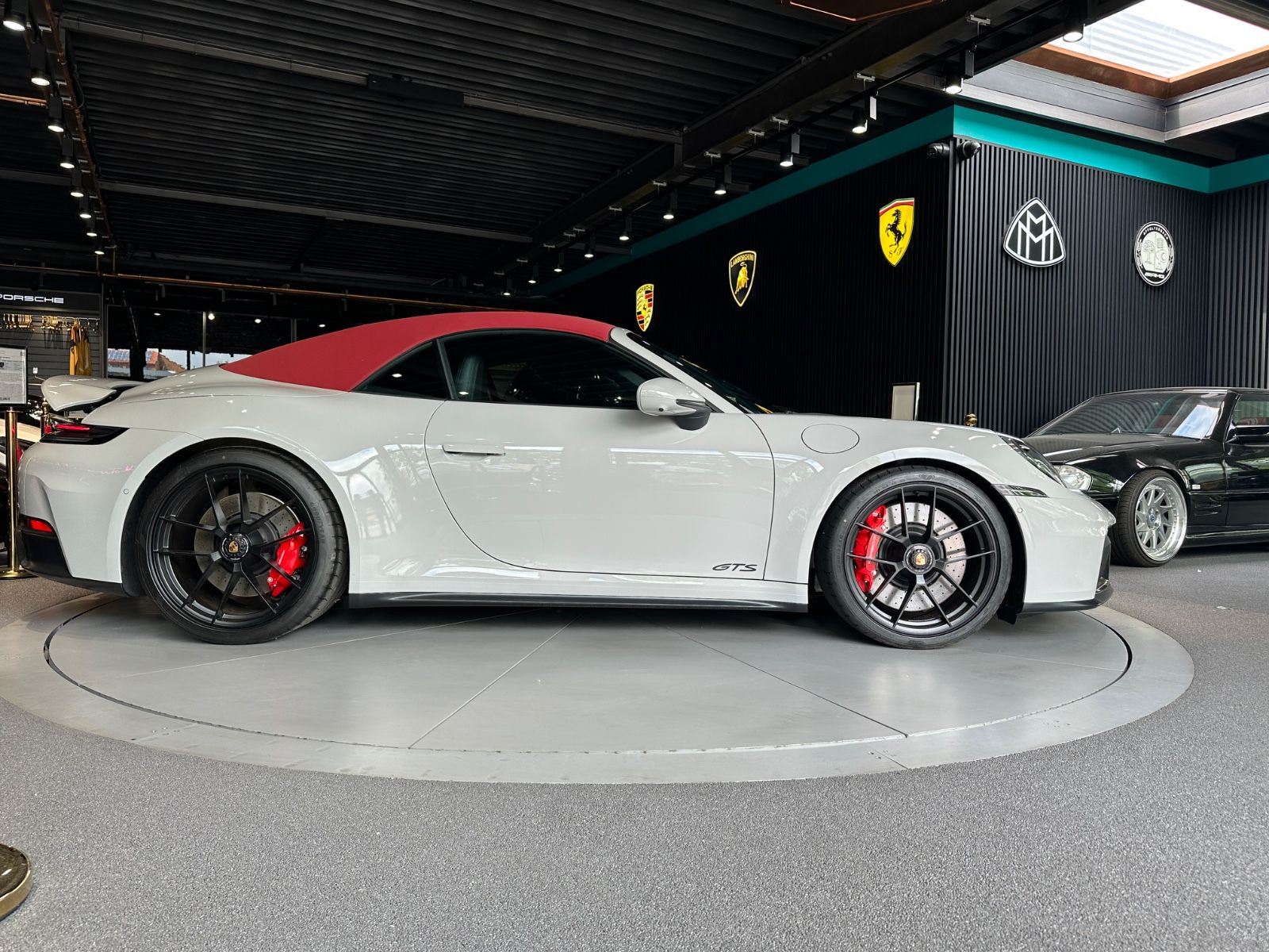 Porsche 992 911 Carrera 4 GTS T-Hyb - Samsaru's Car Outlet