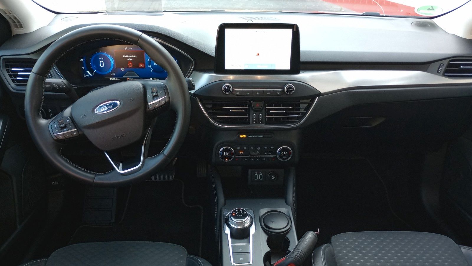 Ford Focus Kombi 1.HD Auto - Samsaru's Car Outlet