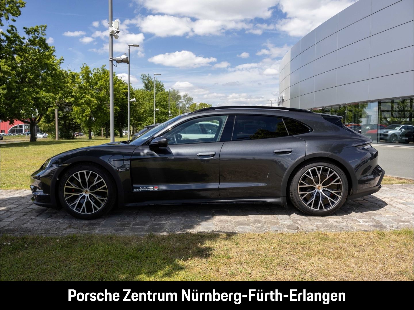 Porsche Taycan 4S Cross Turismo Achslenkung HD-Matrix In