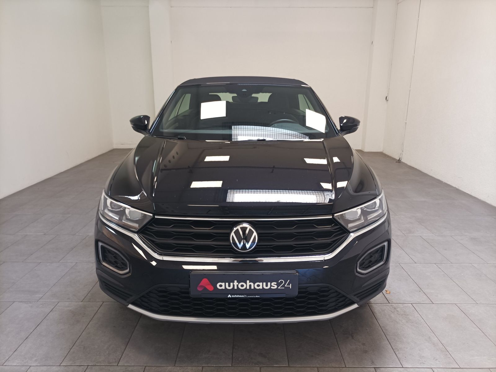 Volkswagen T-Roc 1.5 TSI Style - Samsaru's Car Outlet