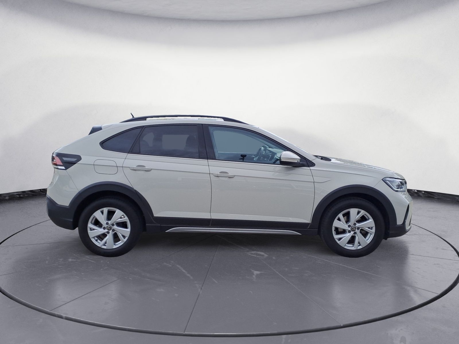 Volkswagen Taigo 1.0 TSI - Samsaru's Car Outlet