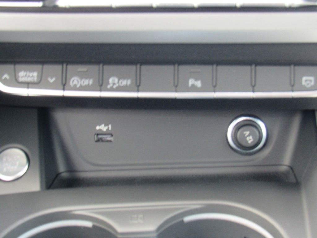 Audi A4 Avant 40 TFSI S-Tron. - Samsaru's Car Outlet