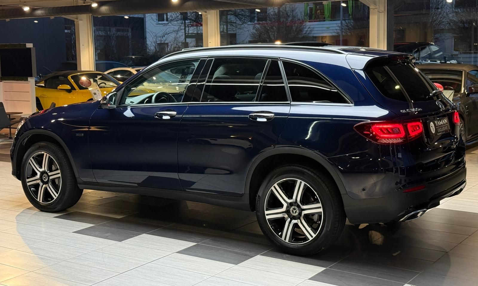 Mercedes-Benz GLC 300 e 4Matic*Panorama*360°*AHK*KeylessGO