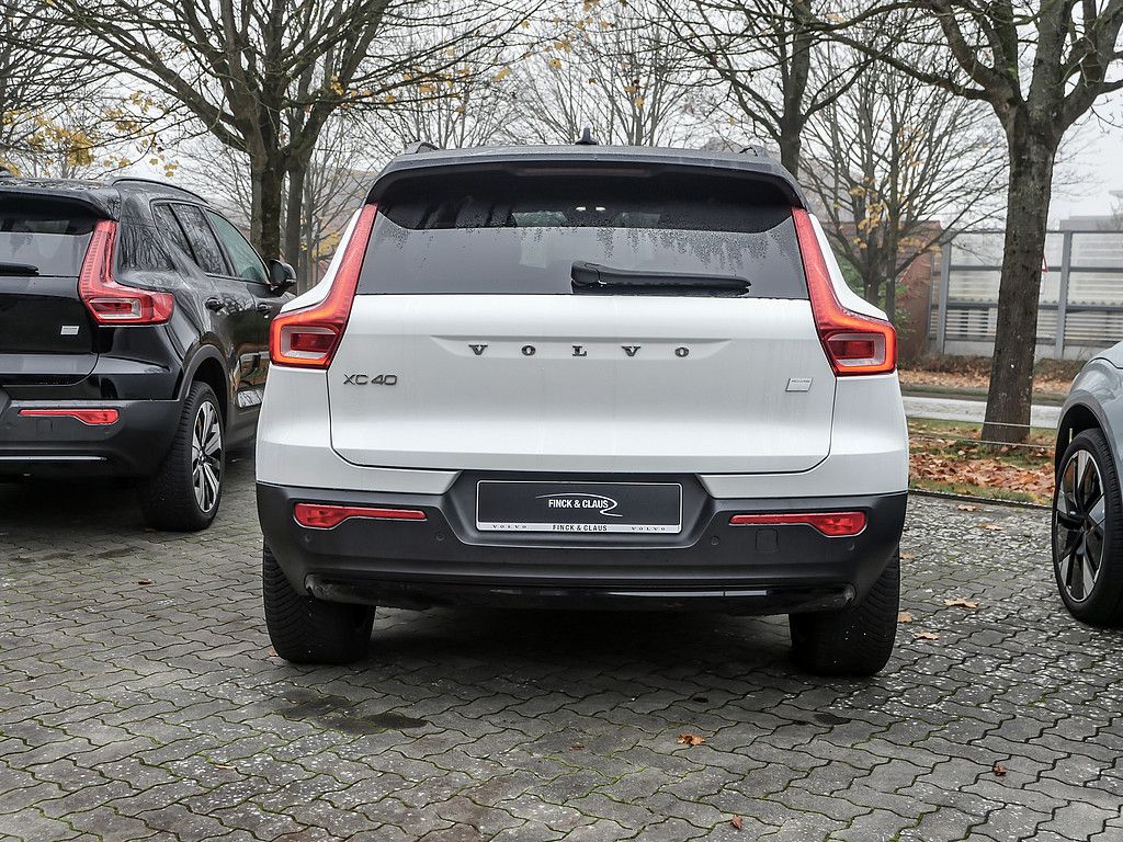 Volvo XC40 Plus Recharge Pure Electric AHK