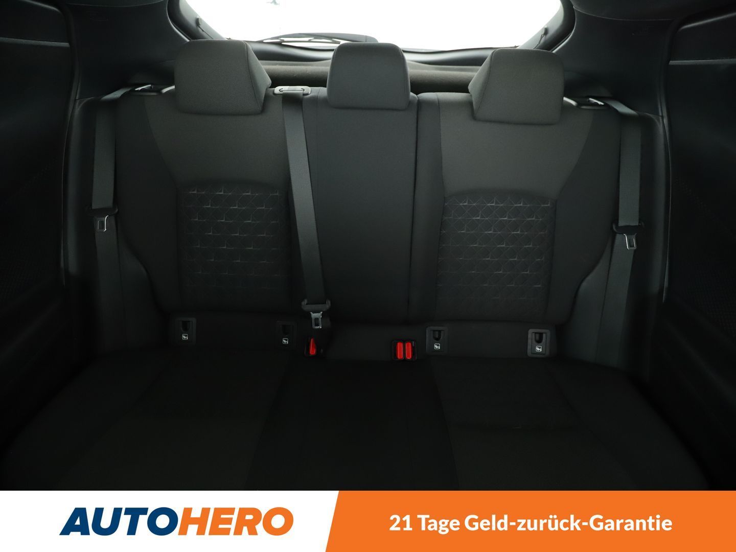 Toyota C-HR 2.0 Hybrid Team - Samsaru's Car Outlet