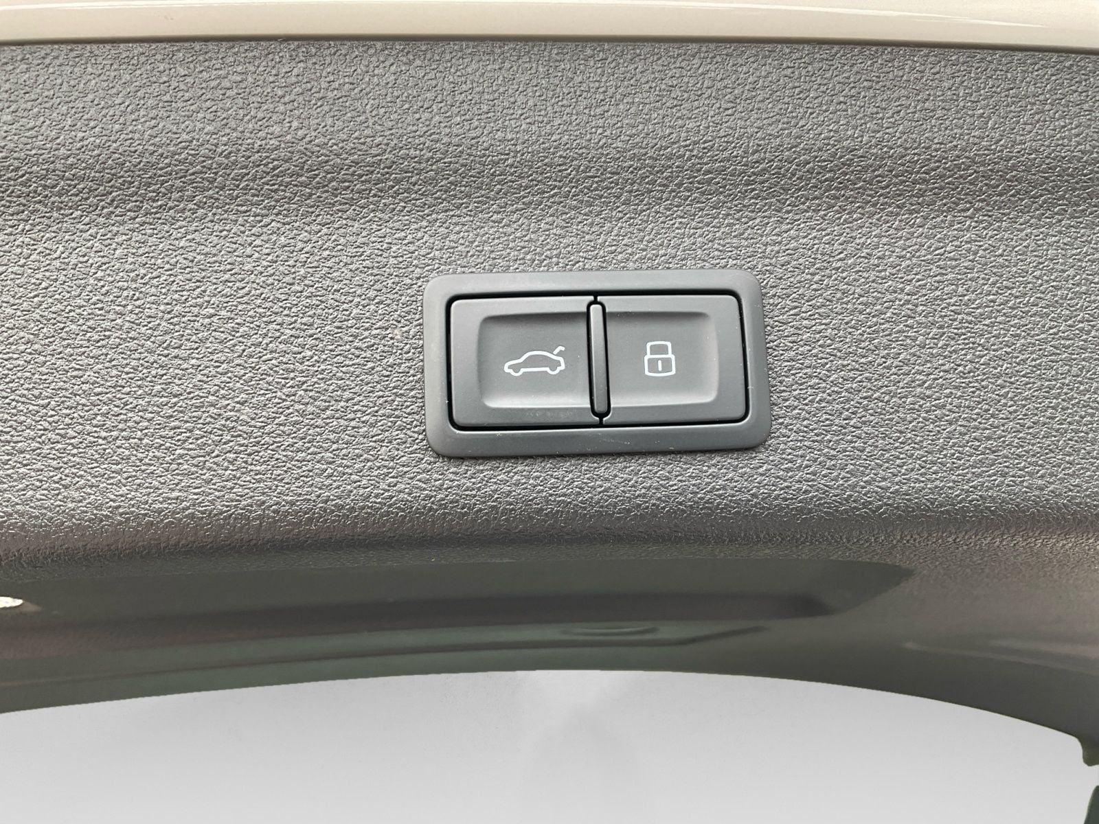 Audi A6 Avant 45 TDI quattro S line - Samsaru's Car Outlet