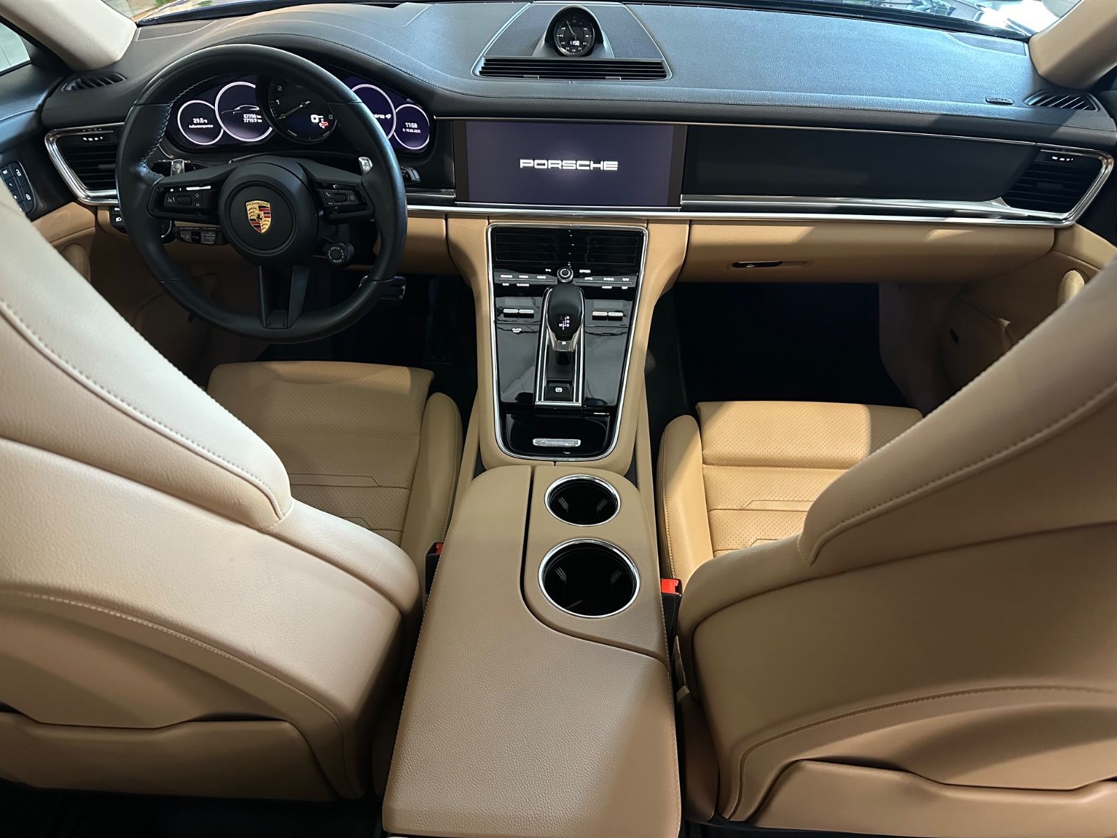 Porsche Panamera Sport Turismo 4 E-Hybrid Plat. Edition