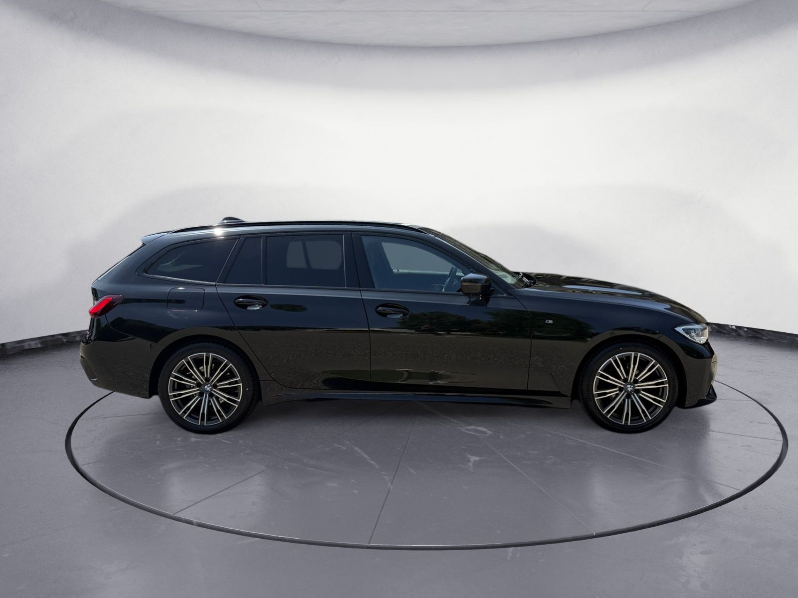 BMW 320d xDrive Touring M Sport - Samsaru's Car Outlet