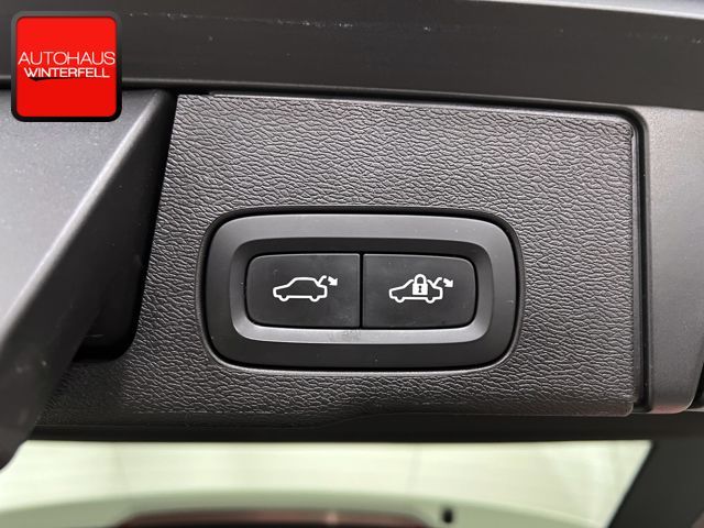 Volvo XC60 B5 B AWD R-DESIGN HUD+AHK+MEMORY+GOOGLE+LED