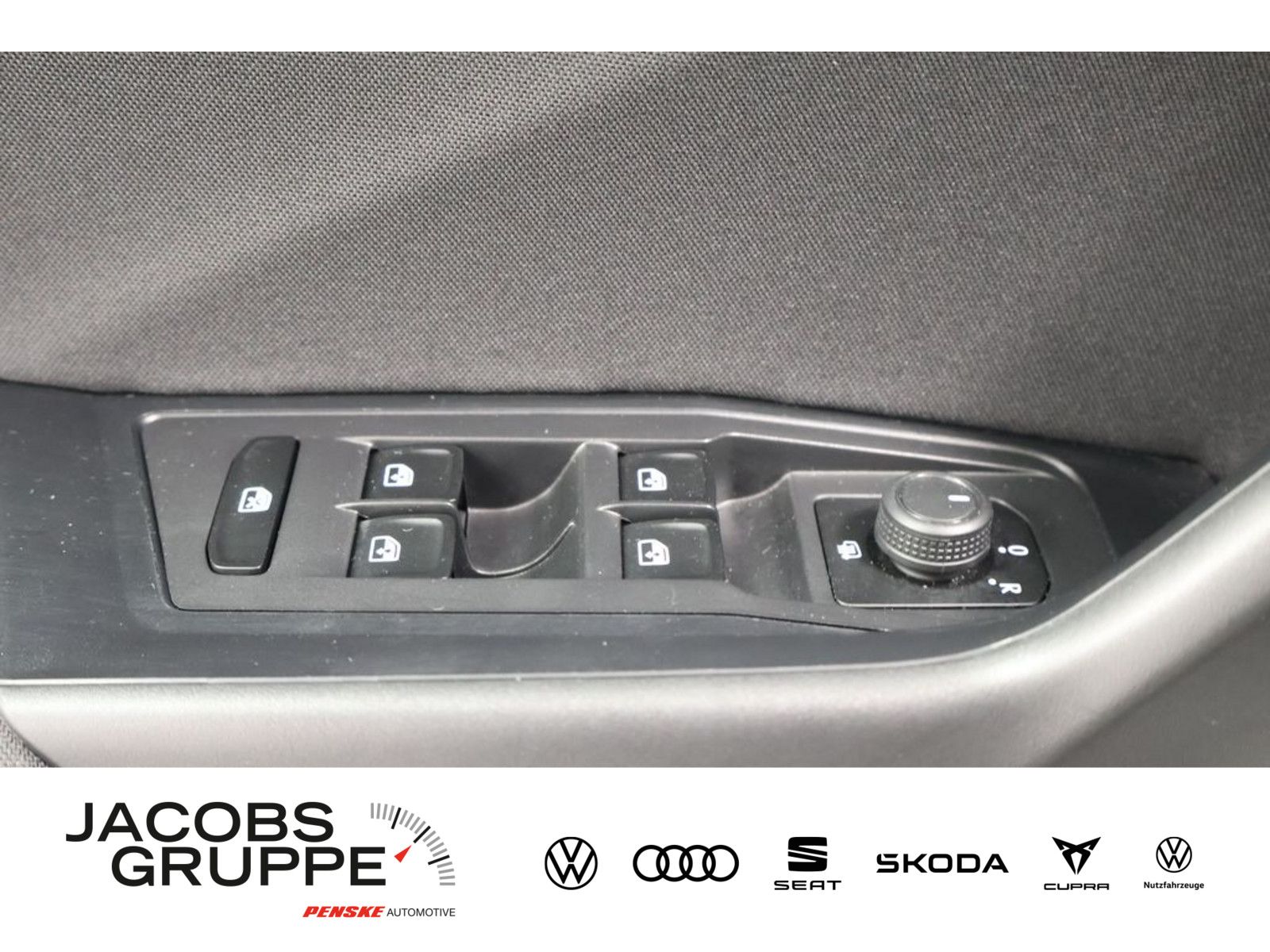 Volkswagen T-Roc 1.0 TSI - Samsaru's Car Outlet
