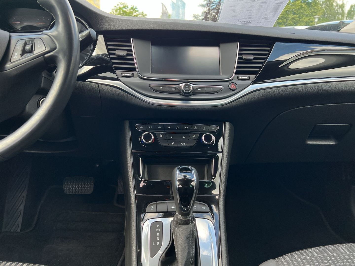 Opel Astra Sports Tourer Business 1.4T - Samsaru's Car Outlet
