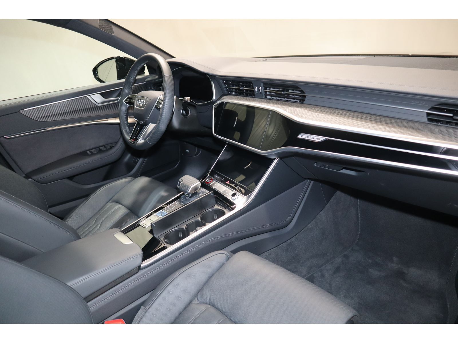 Audi RS6 Avant 4.0 TFSI quattro B&O*Matrix*R-Kamera *