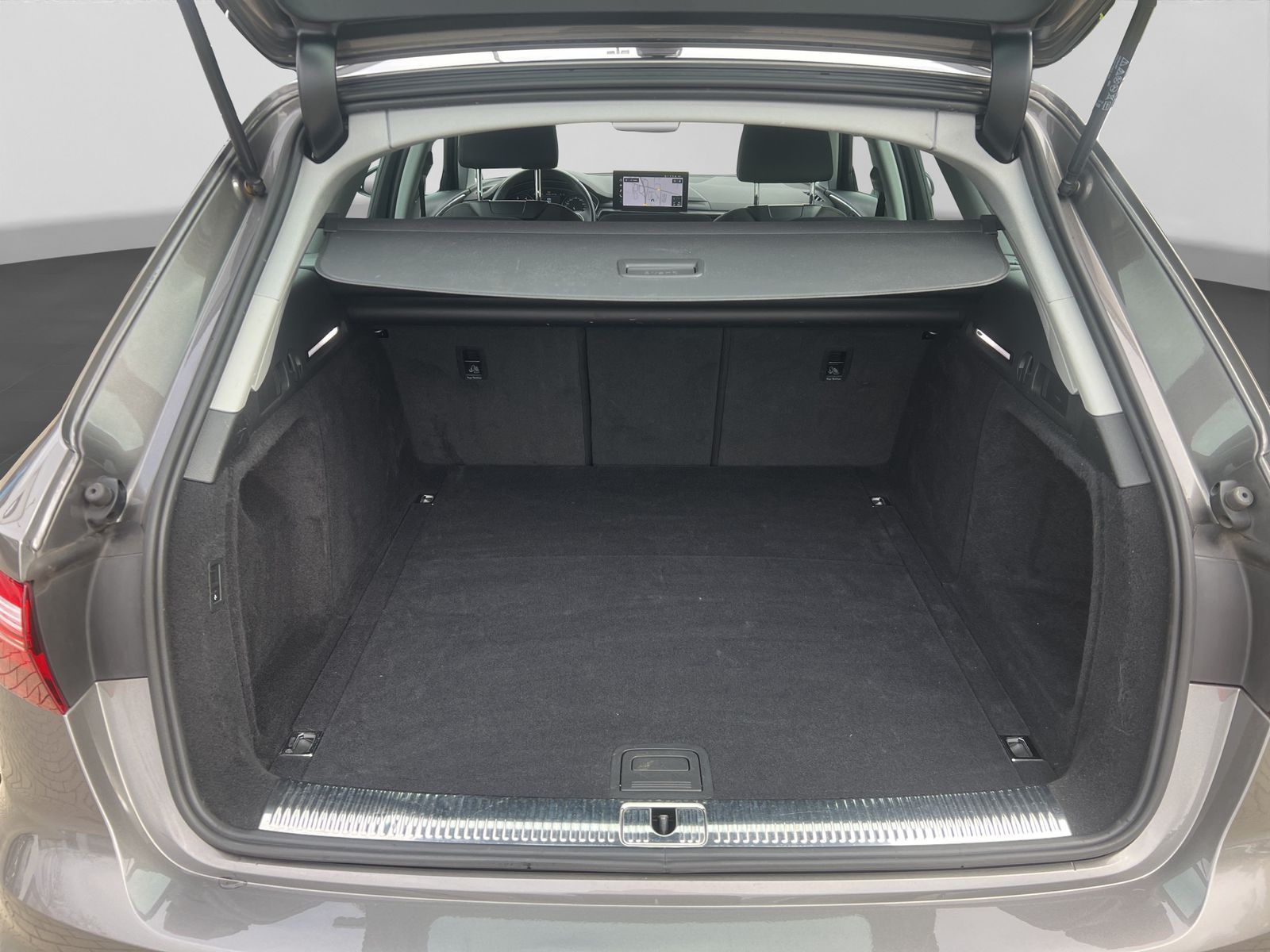 Audi A4 Avant 35 2.0 TDI - Samsaru's Car Outlet
