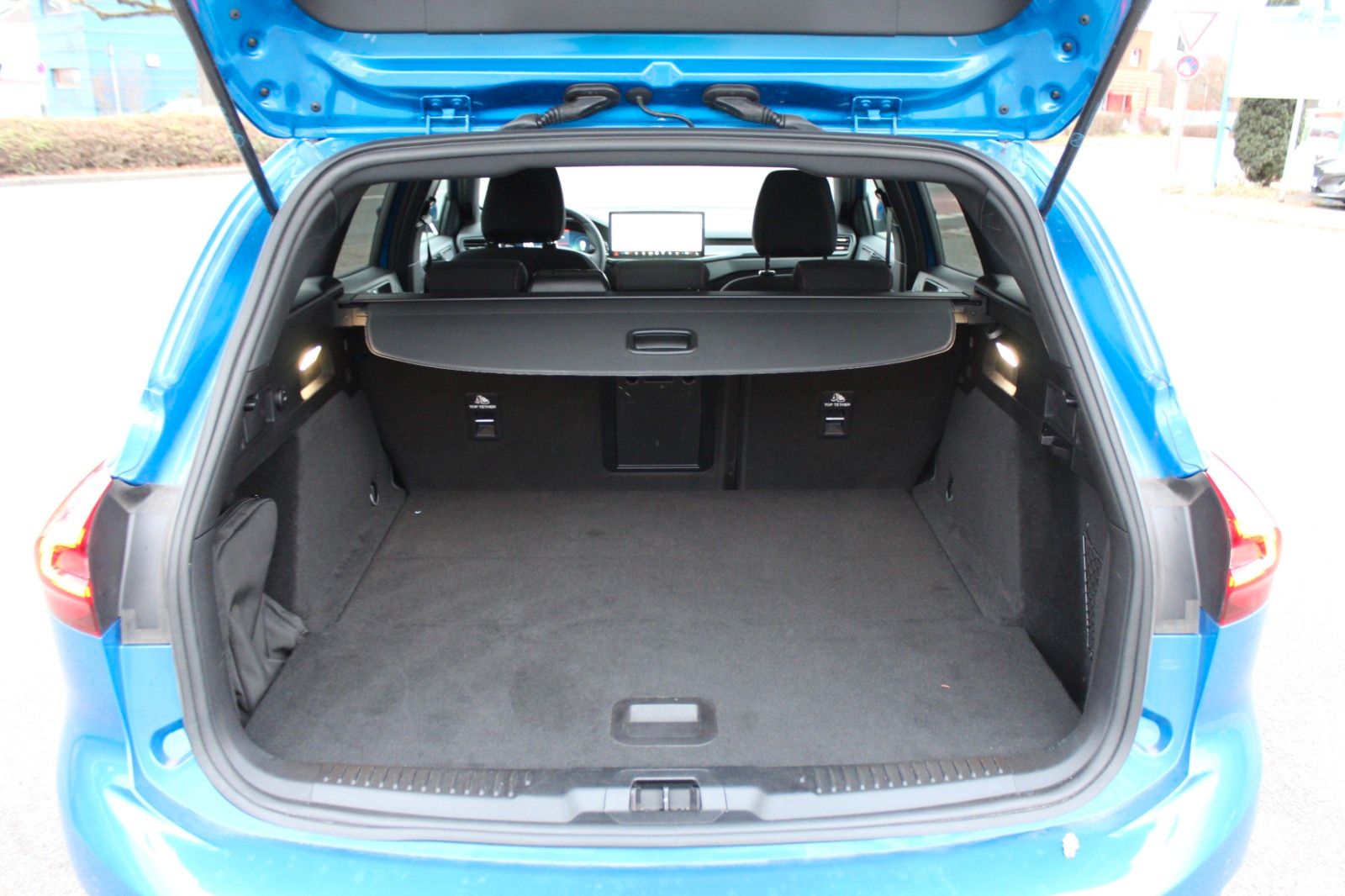 Ford Focus ST-Line X Turnier 1,5EcoBlue*PANO*AHK*AUT