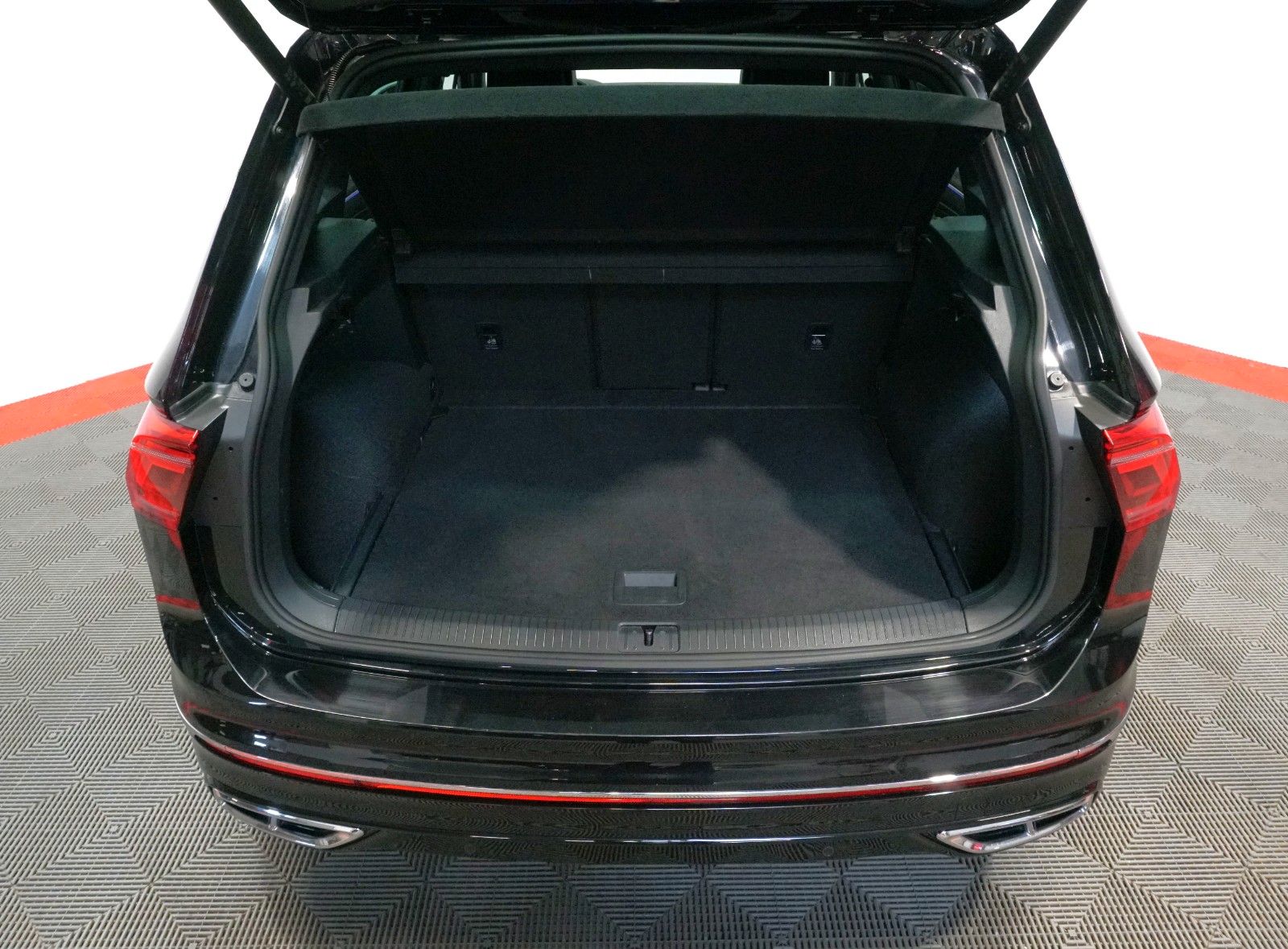 Volkswagen Tiguan R-Line 4Motion 2.0 TDI*IQ.Light*AHK*RfK