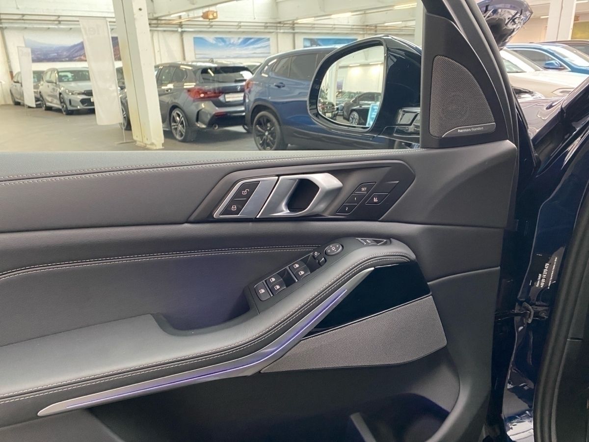 BMW X5 xDrive30d M Sport AHK KeyLess Pano STH H/K 22
