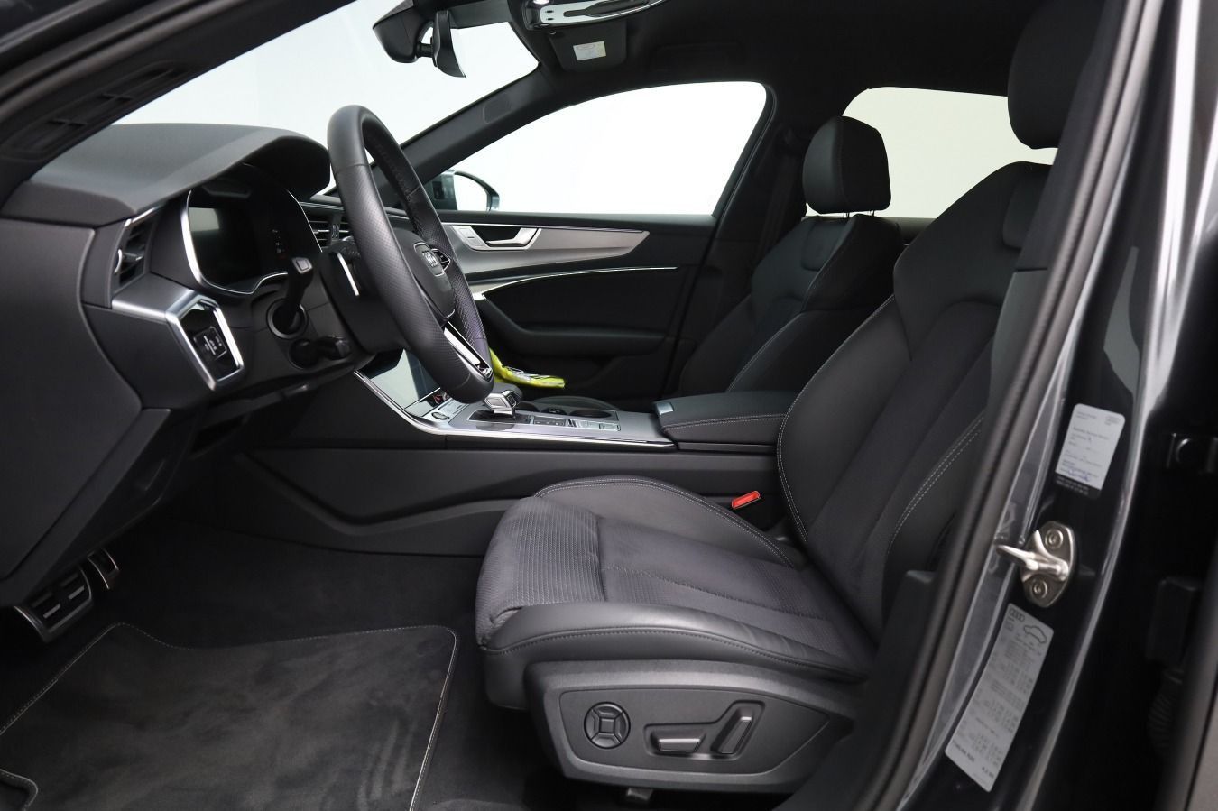 Audi A6 Avant 40 TDI quattro S line - Samsaru's Car Outlet