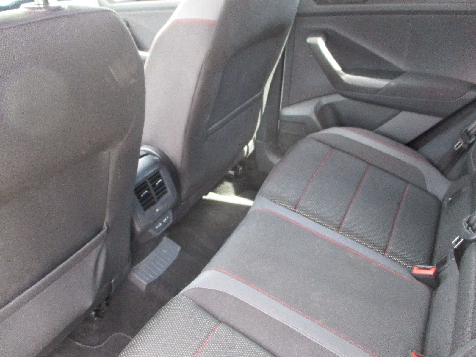 Volkswagen T-Roc Sport - Samsaru's Car Outlet