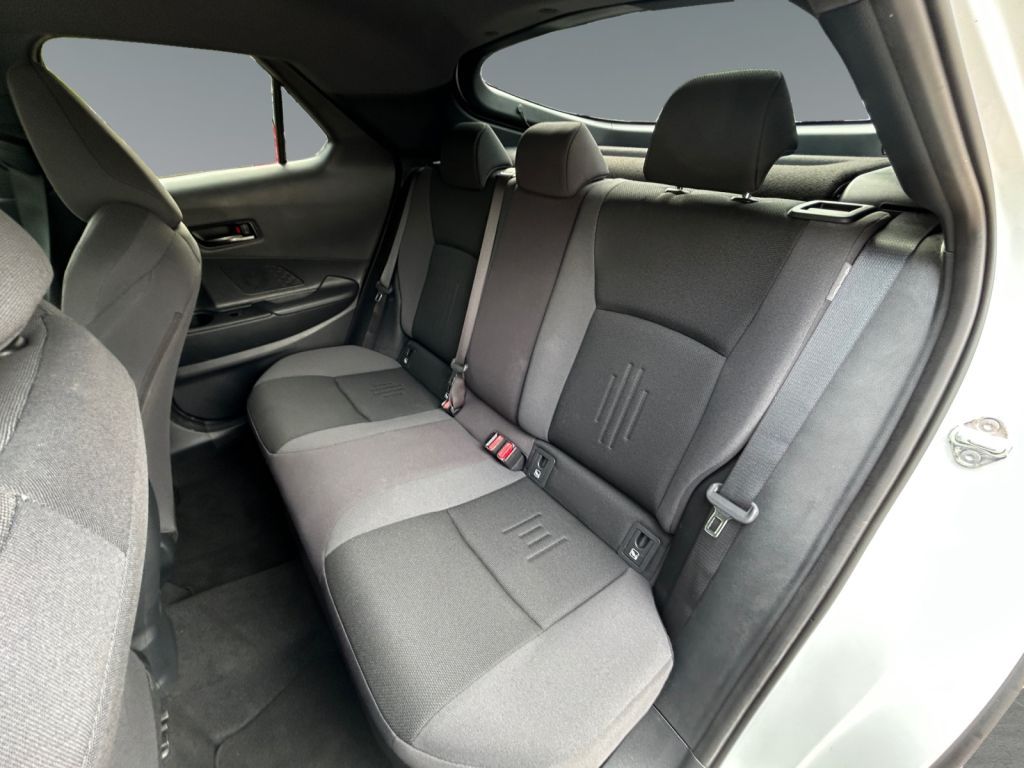 Toyota C-HR 1.8 Hybrid Black&White