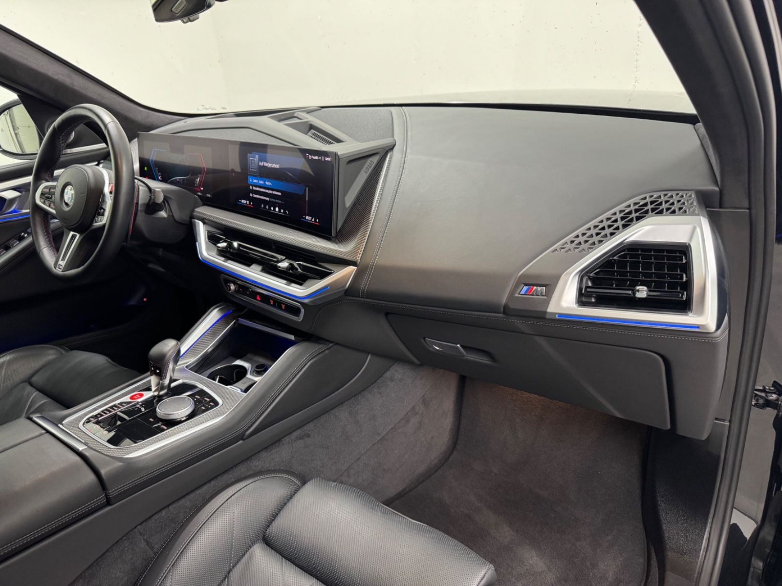 BMW XM 50 e, B&W, AHK, 23", Carbon, Massage, ...