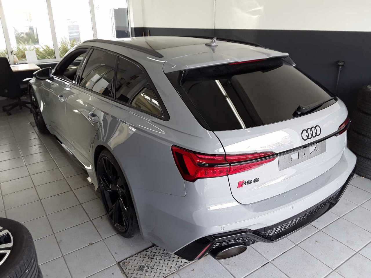 Audi RS6 Avant 4.0TFSI 600PS QUATTRO PANO.AHK.KAMERA.