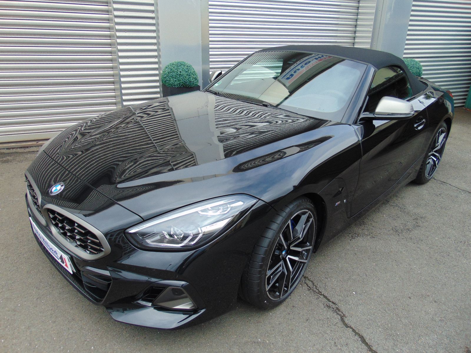 BMW Z4 M 40i - Samsaru's Car Outlet