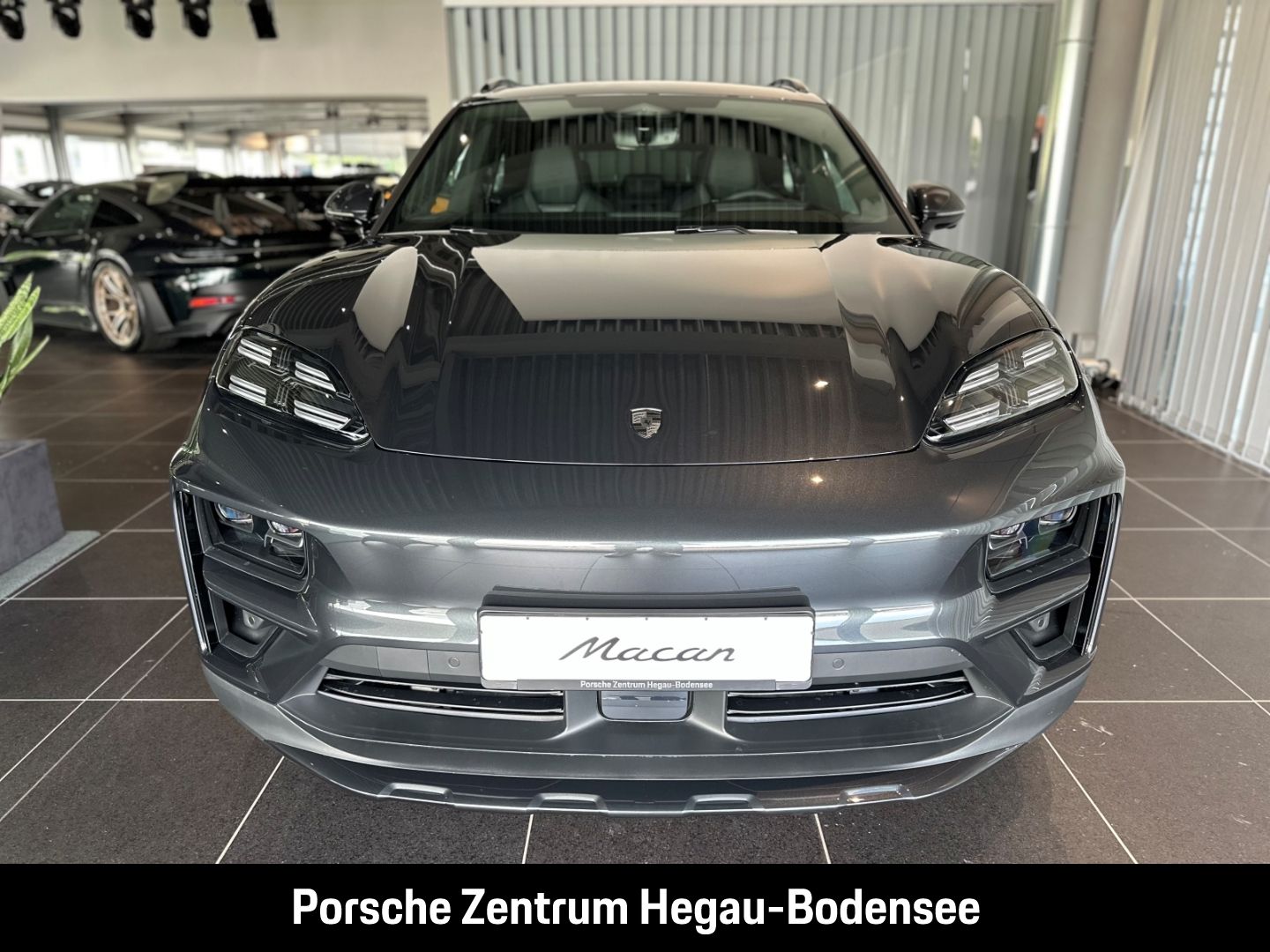 Porsche Macan Turbo/Electric Sport/Hinterachslenkung/Mat