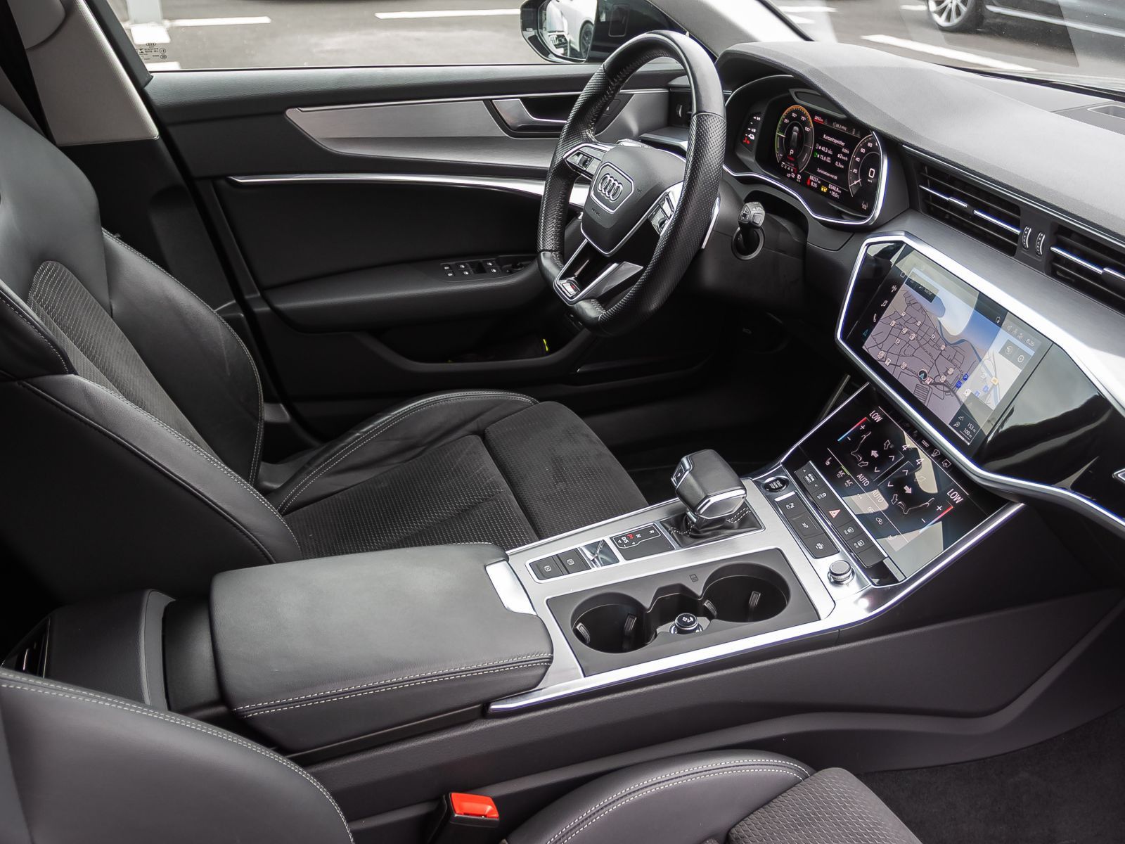 Audi A6 Avant S line 55TFSIe qu Navi Matrix HuD Stand