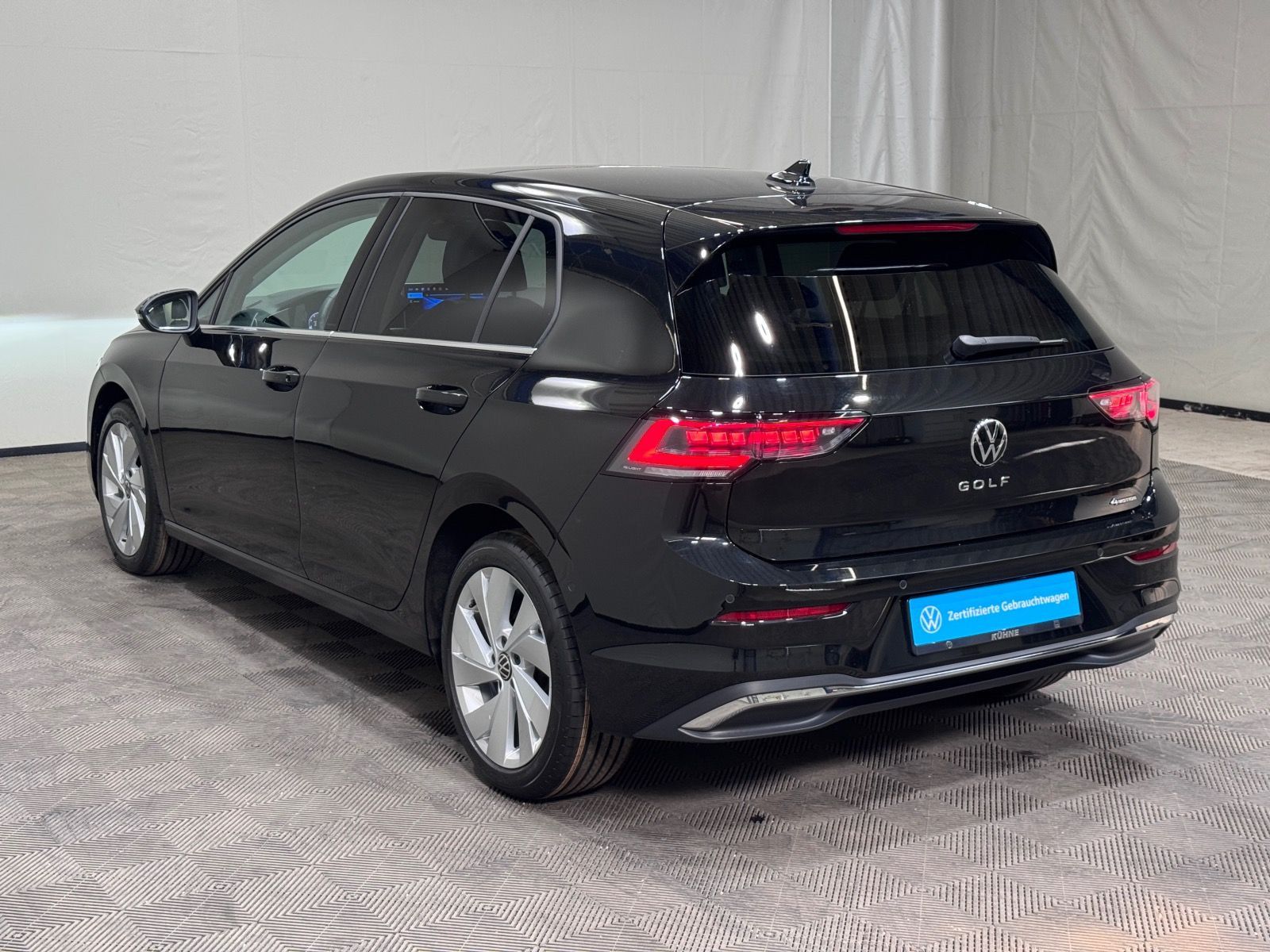 Volkswagen Golf Style 2.0 TSI DSG 4M | PANO MATRIX RÜKA NAV