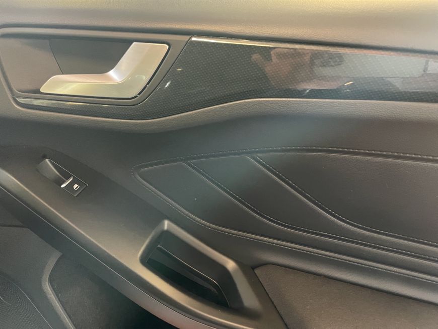 Ford Focus Turnier 1.0 EcoBoost Hybrid Aut. ST-LINE