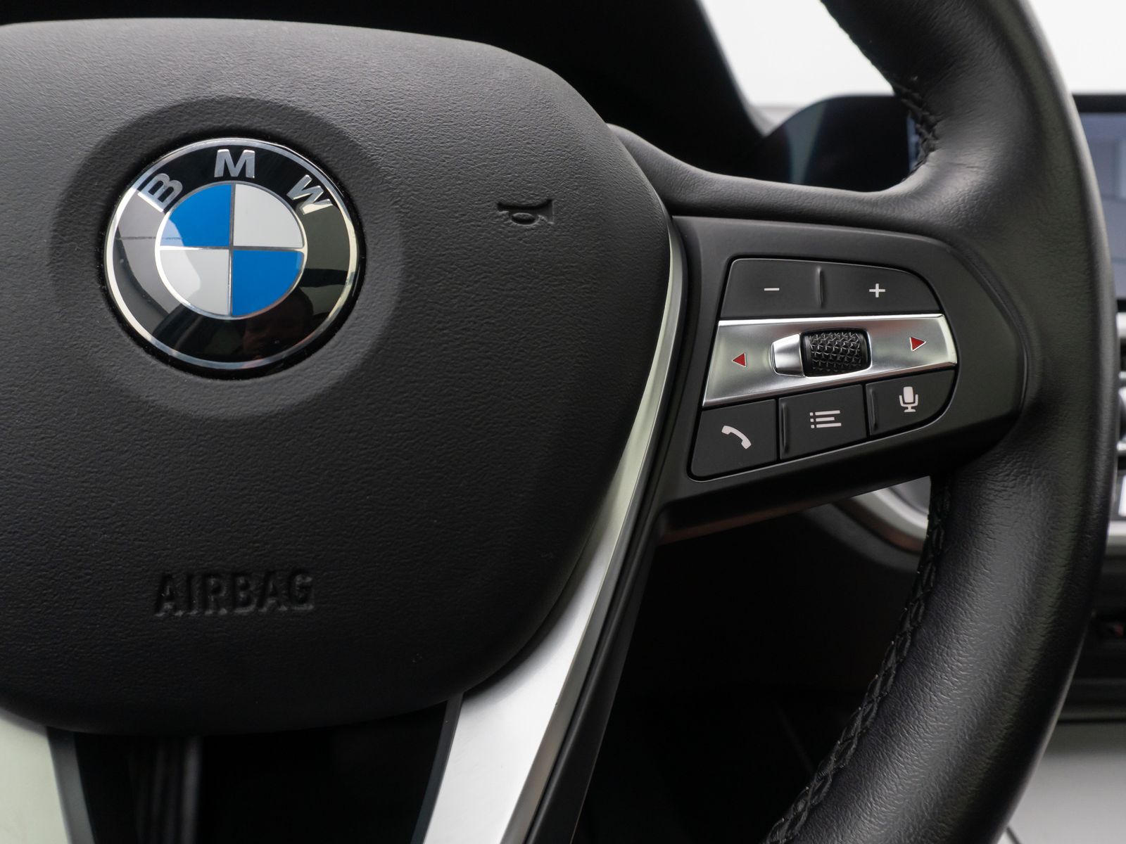 BMW 330i xD - Samsaru's Car Outlet