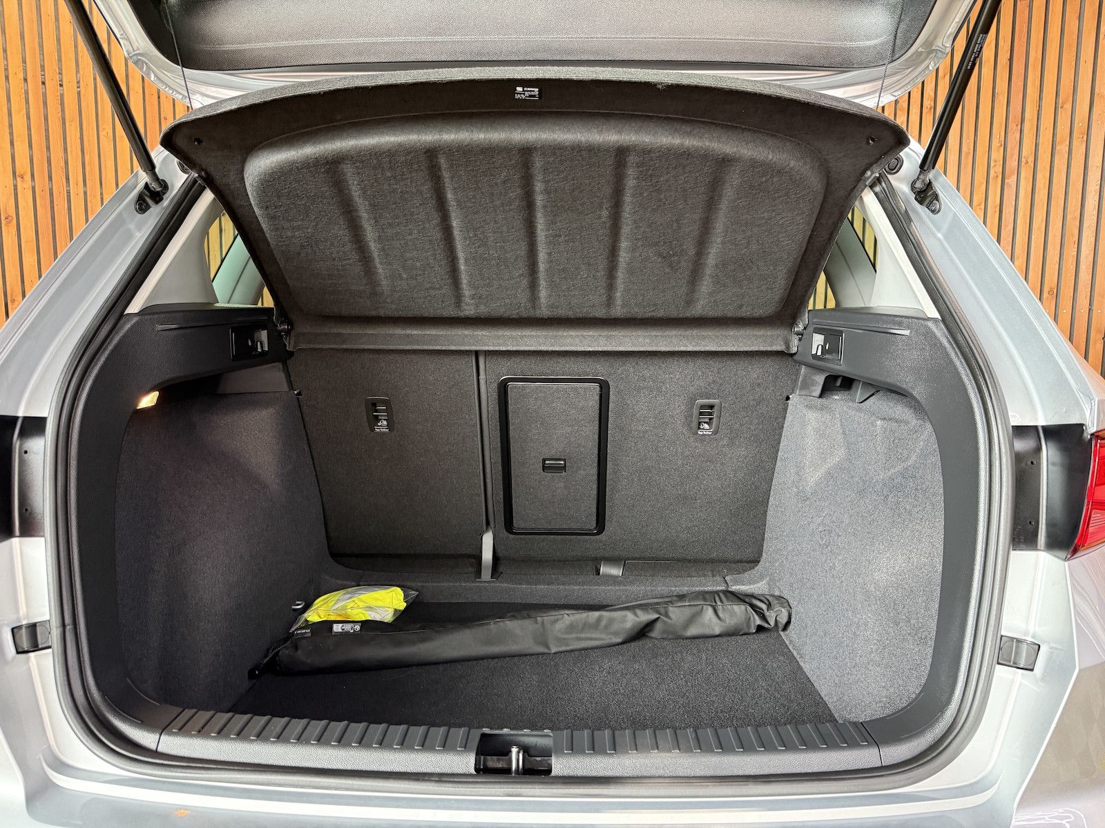 Seat Ateca 2,0 TDI DSG Navi*LED*Kam*Virtual*AHK*Beats